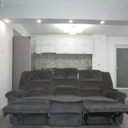 Apartament Sarra Targoviste Exterior foto